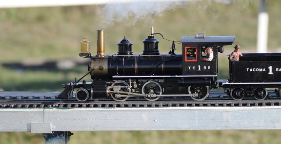 Model steam train outside Georgetown PowerPlant Museum, Seattle, Washington. Photo by Joe Mabel via WikiMedia.